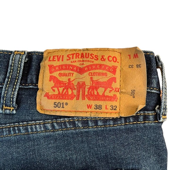 Levis 501 Button Fly Medium Wash Faded Denim Jeans Size 38x32 - Picture 3 of 5